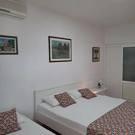 Apartmán Vinko Palaversic *